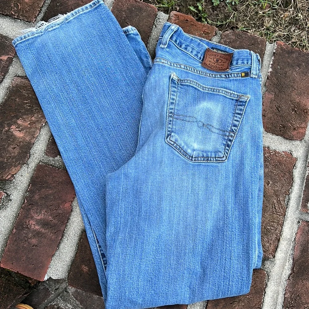 Lucky Brand 361 Vintage Straight distressed jeans size 34